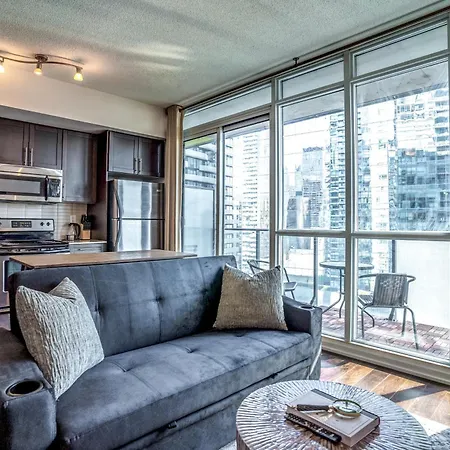 Stunning 1Br Condo In Heart Of Downtown Toronto